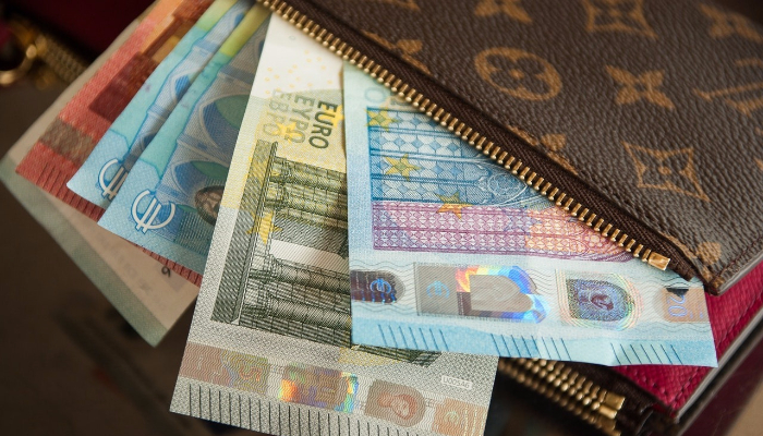 Chcete si požičať? Pozrite sa, čo považujú banky za pravidelný a stabilný príjem